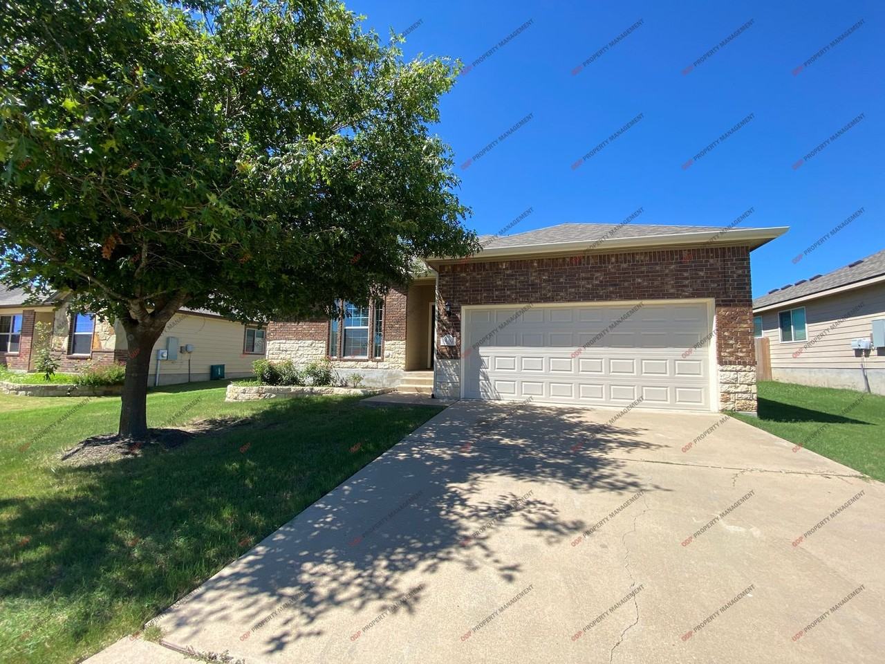 8012 Bridgepointe Dr - Photo 3 of 24