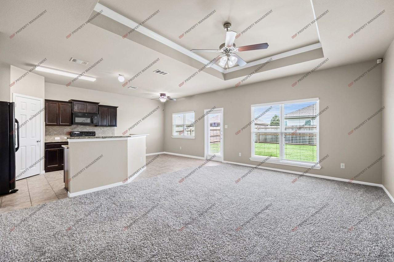 8012 Bridgepointe Dr - Photo 6 of 24