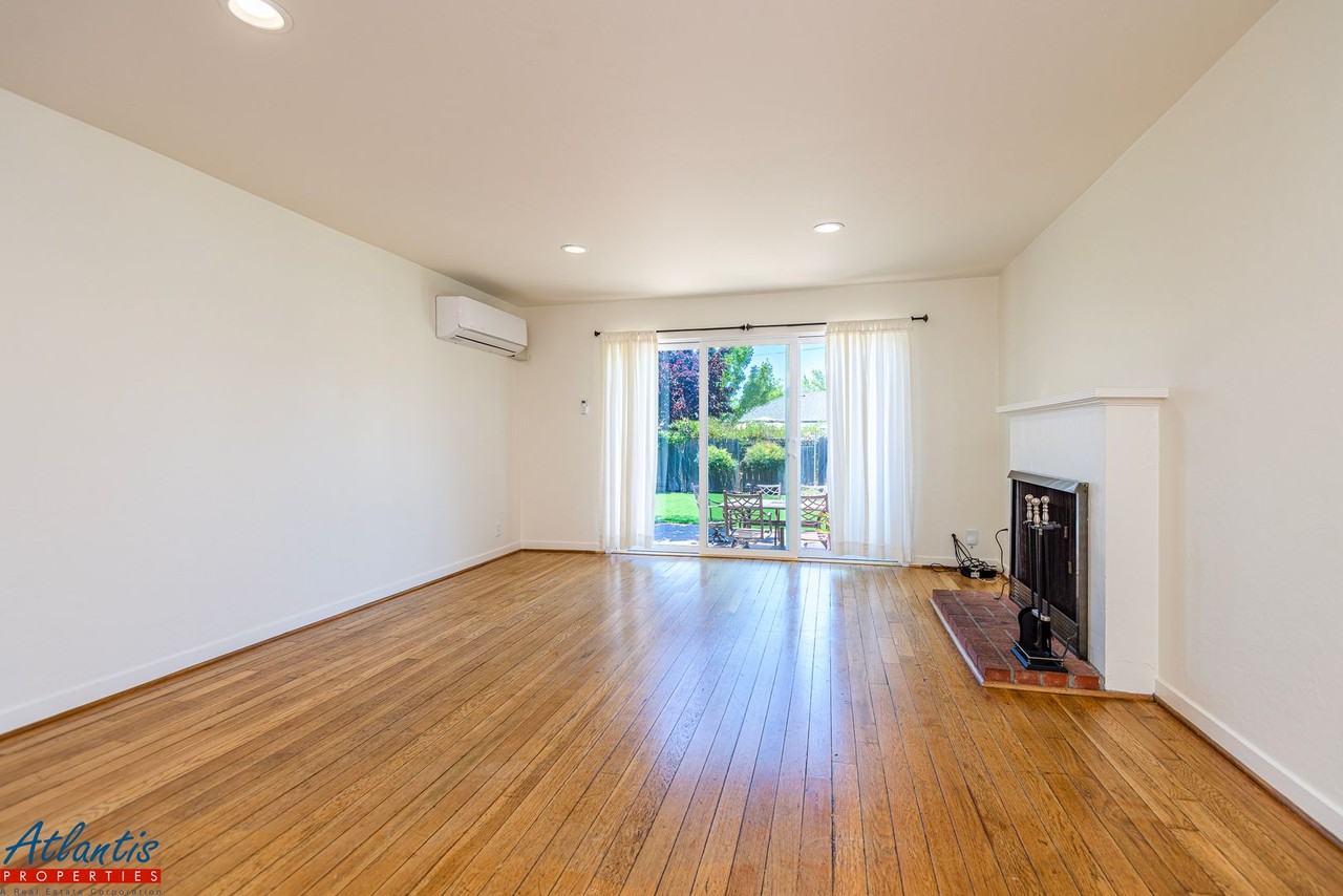 365 Macarthur Ave - Photo 2 of 17