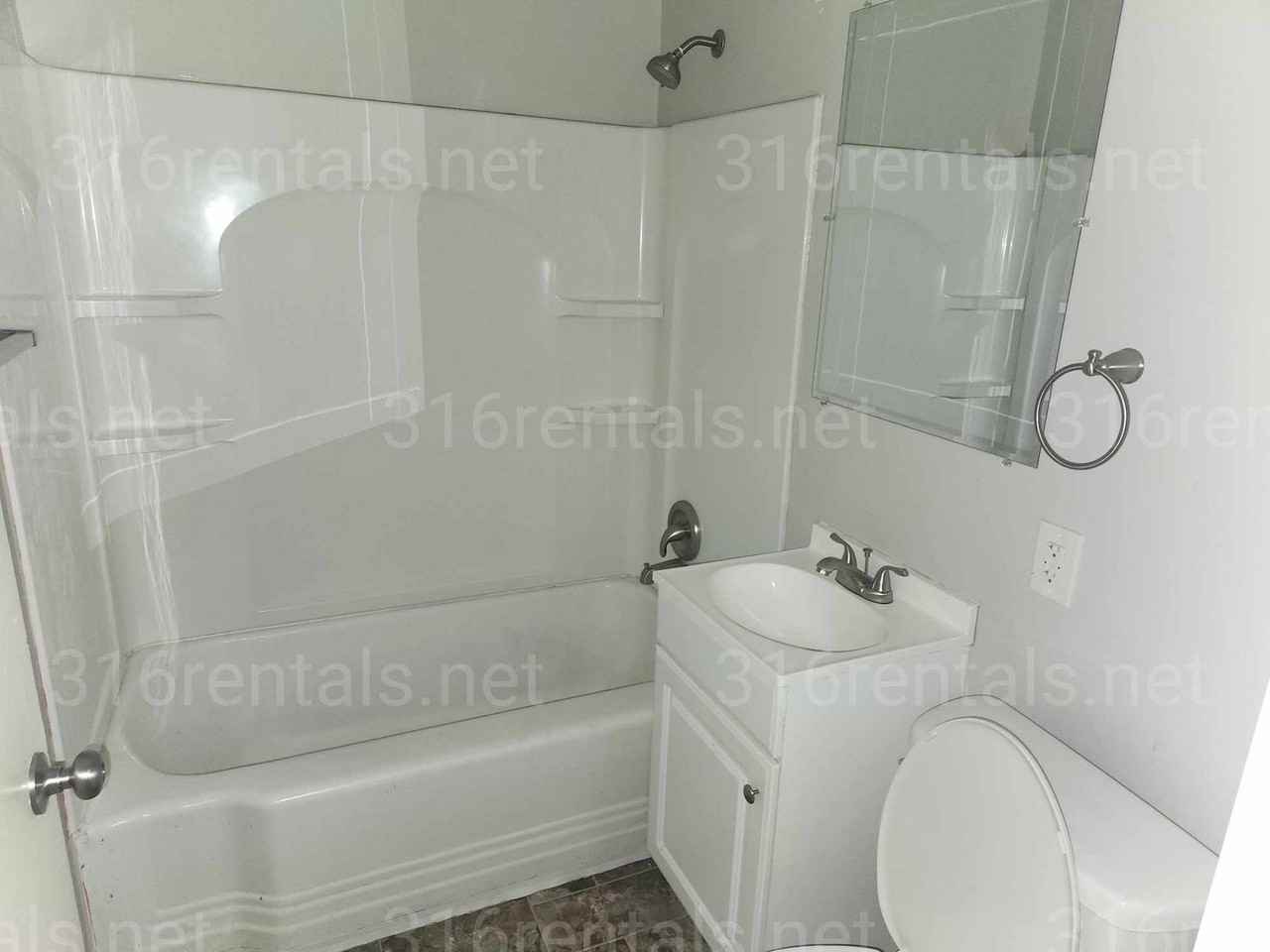 1411 N Erie Ave - Photo 6 of 10