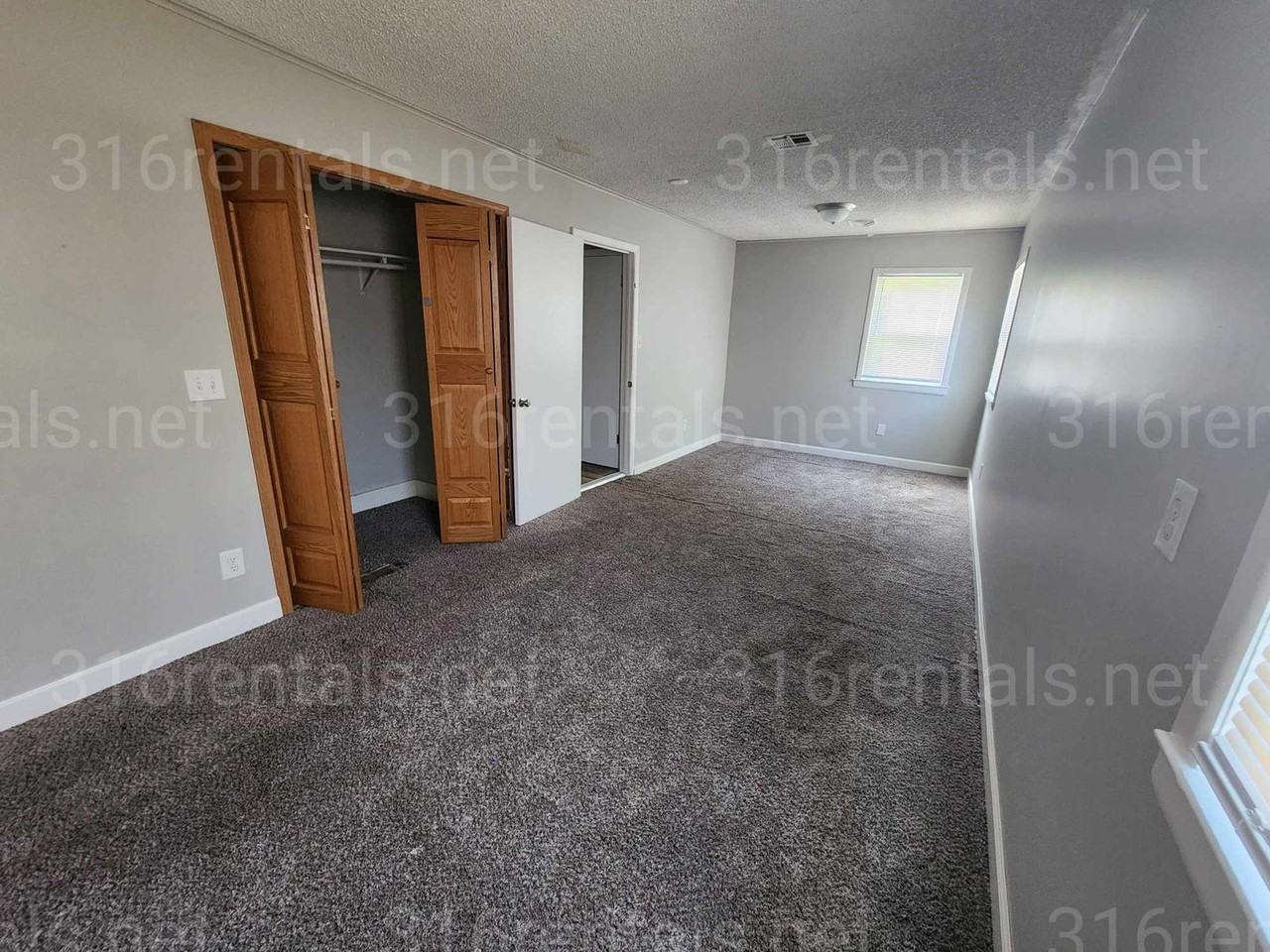 1411 N Erie Ave - Photo 7 of 10