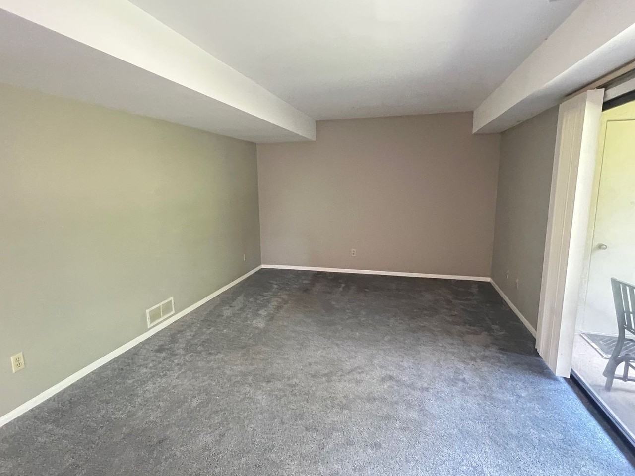 2123 Melrose Dr #B - Photo 3 of 11