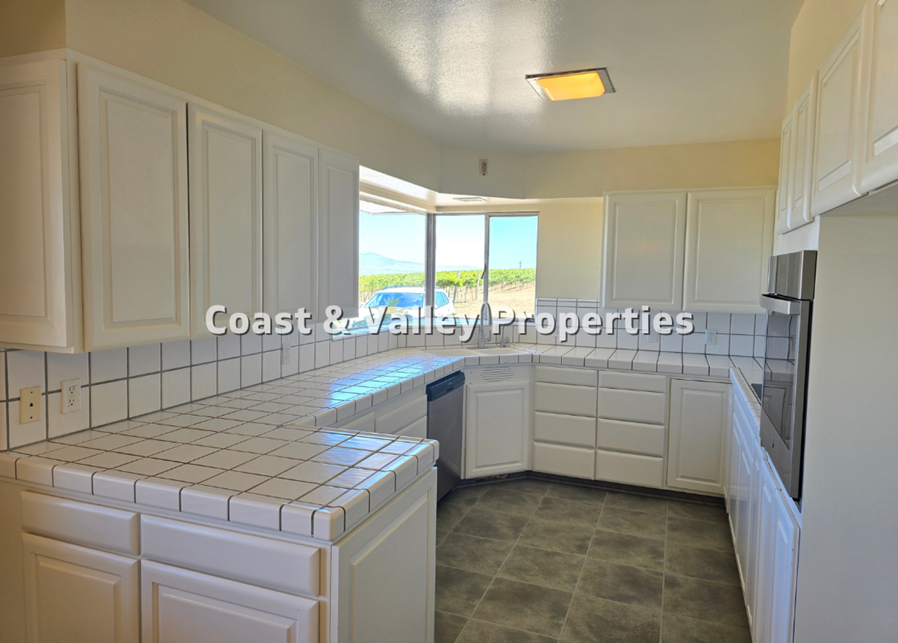 1296 River Rd - Photo 3 of 22