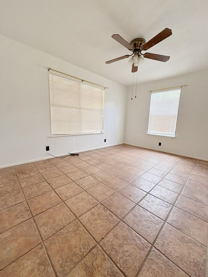 1189 Pebble Beach Rd - Photo 7 of 8