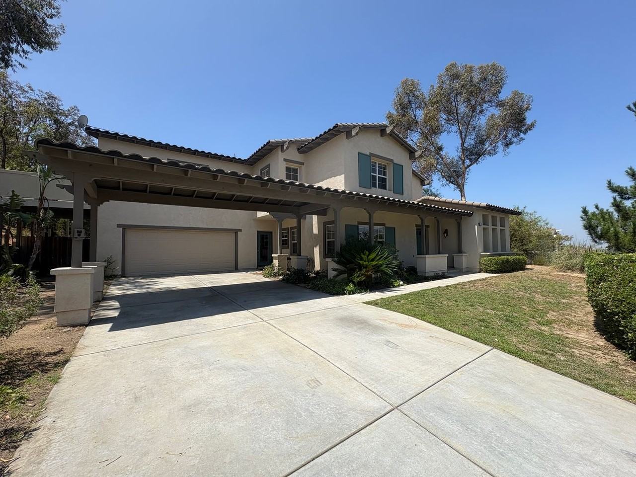 524 Golden West Dr - Photo 2 of 47