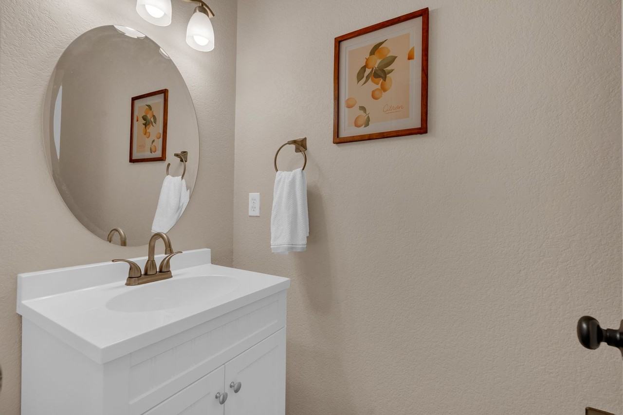 10087 E Hawaii Pl - Photo 7 of 26