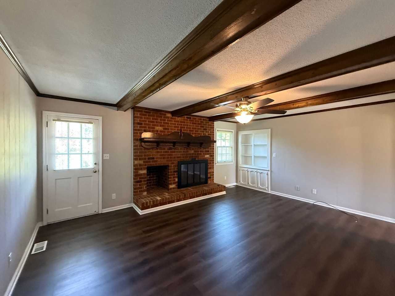 804 Heritage Pt - Photo 2 of 20