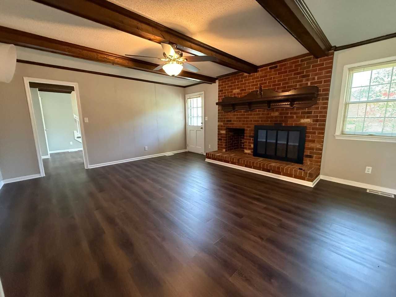 804 Heritage Pt - Photo 3 of 20