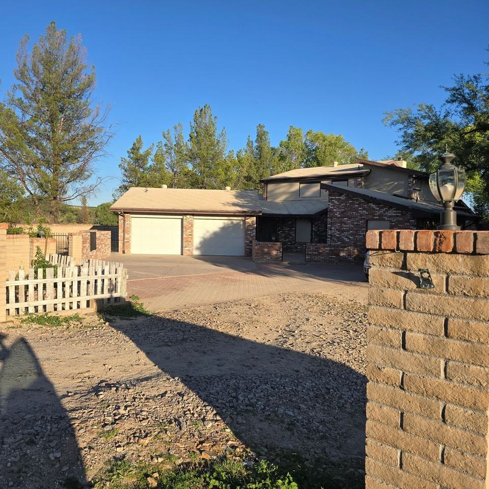 378 S Lee St - Photo 2 of 30