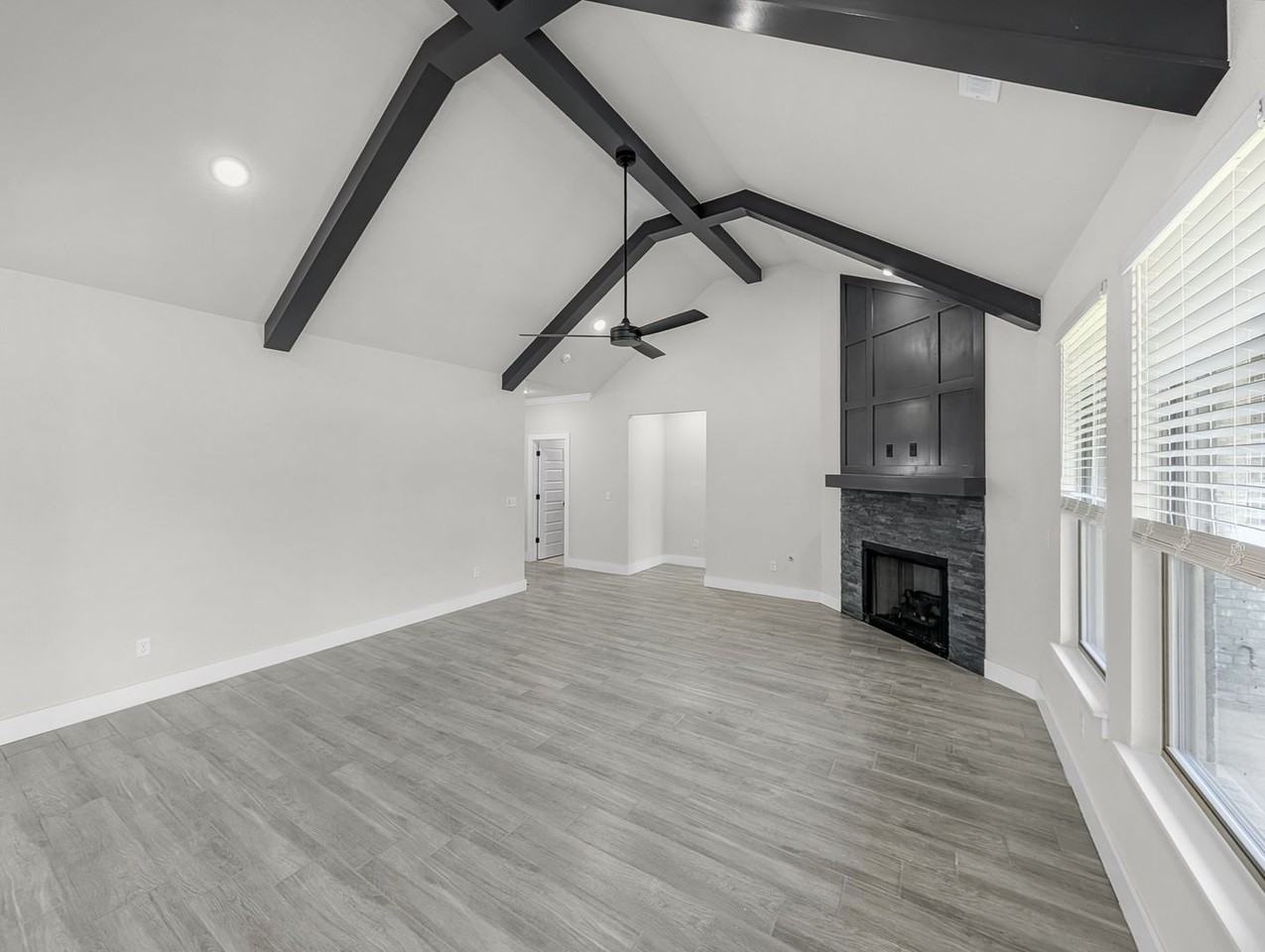 7962 Teton Trail Ave - Photo 3 of 32