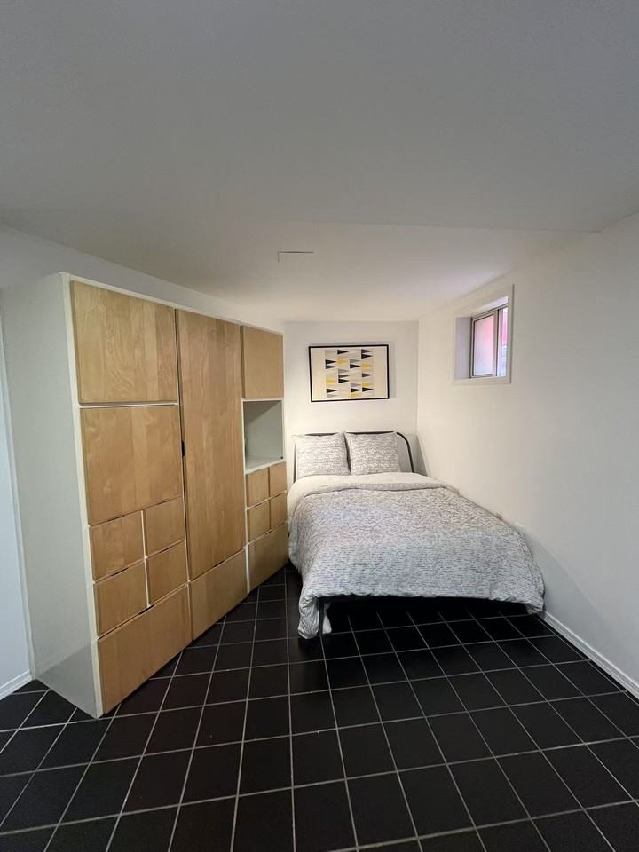 1517 Comox Street #5 - Photo 6 of 13