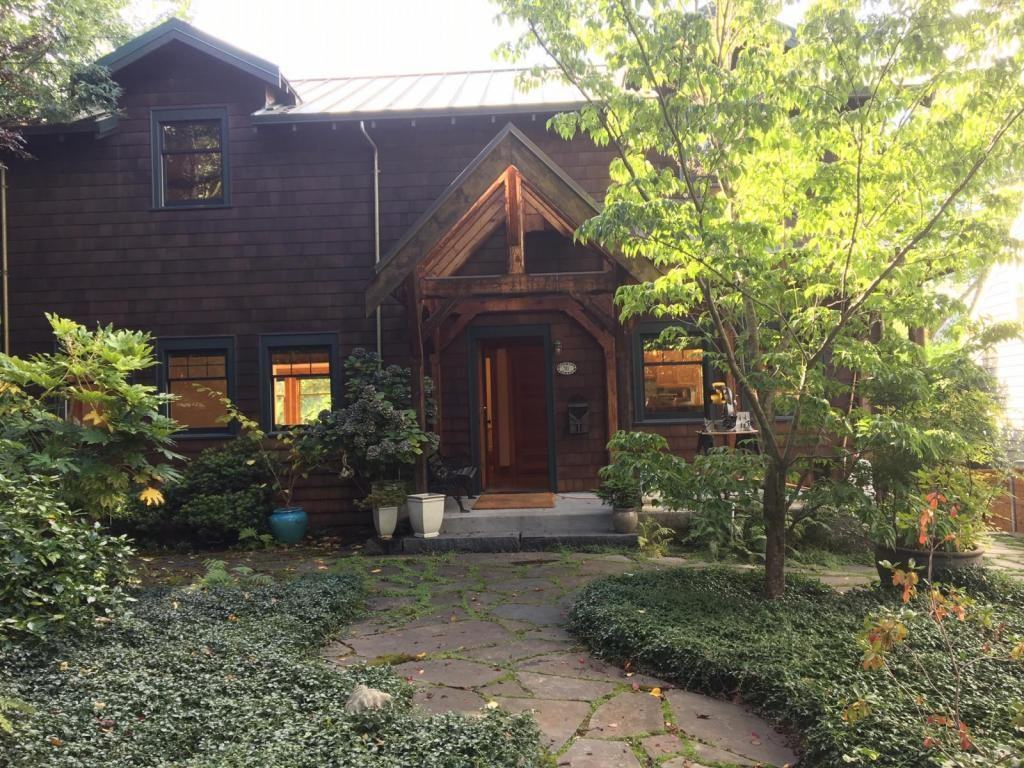 311 33rd Avenue East - Photo 2 of 27