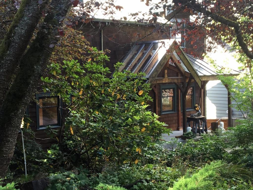 311 33rd Avenue East - Photo 3 of 27