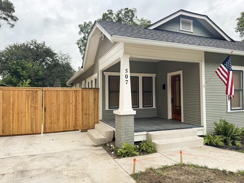 507 W Brazos St - Photo 3 of 30