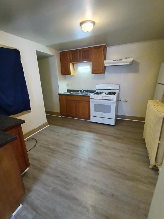 109 Guy Park Ave ##2l - Photo 2 of 9