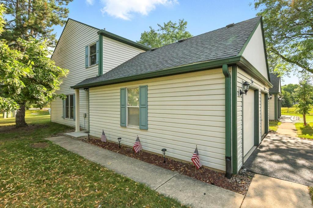 2621 Wingate Ct - Photo 3 of 45