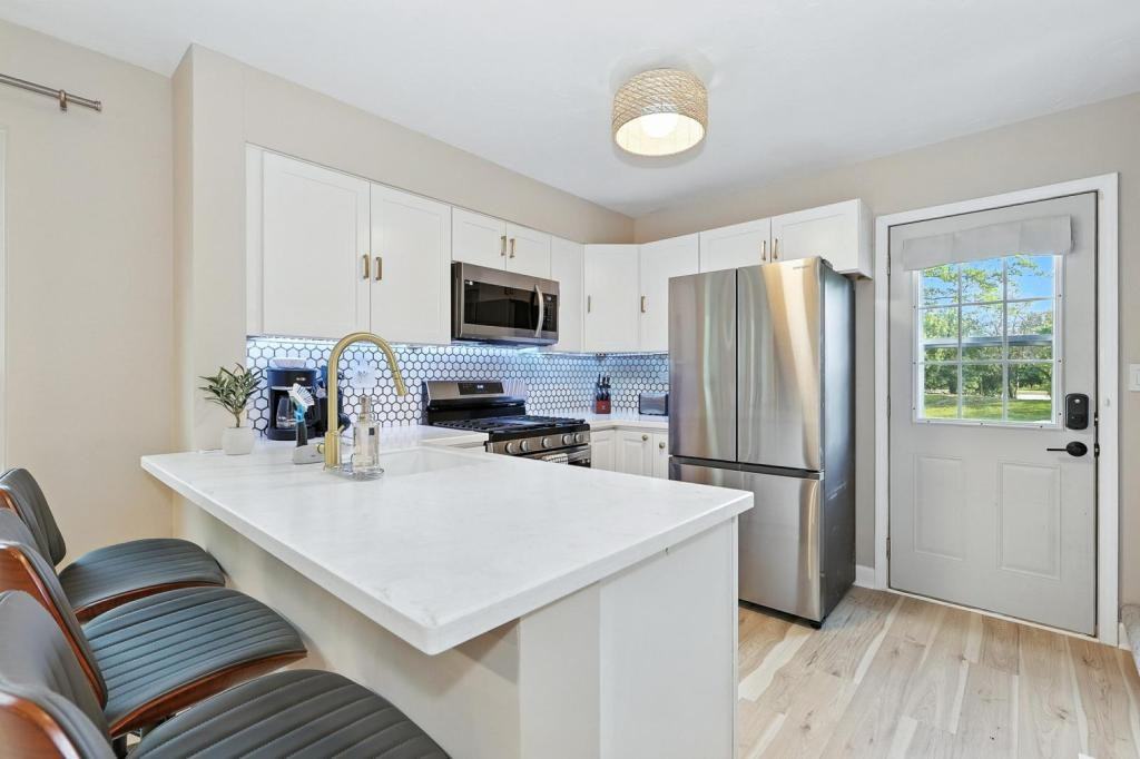 2621 Wingate Ct - Photo 6 of 45