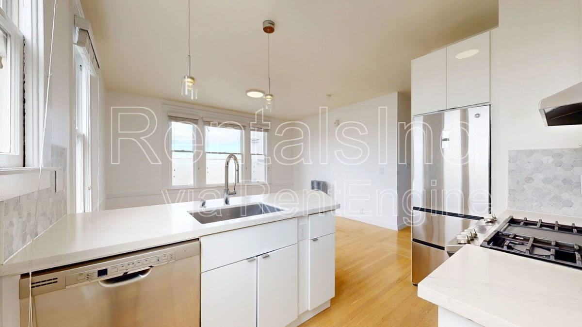 818 Waller St - Photo 2 of 10