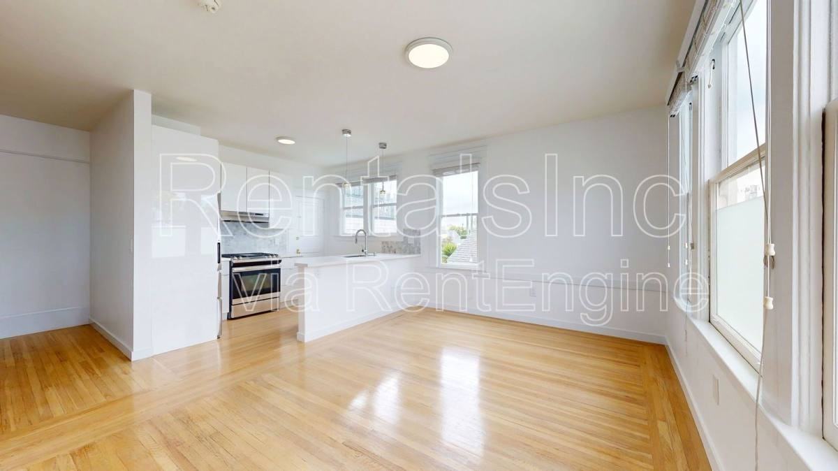 818 Waller St - Photo 3 of 10