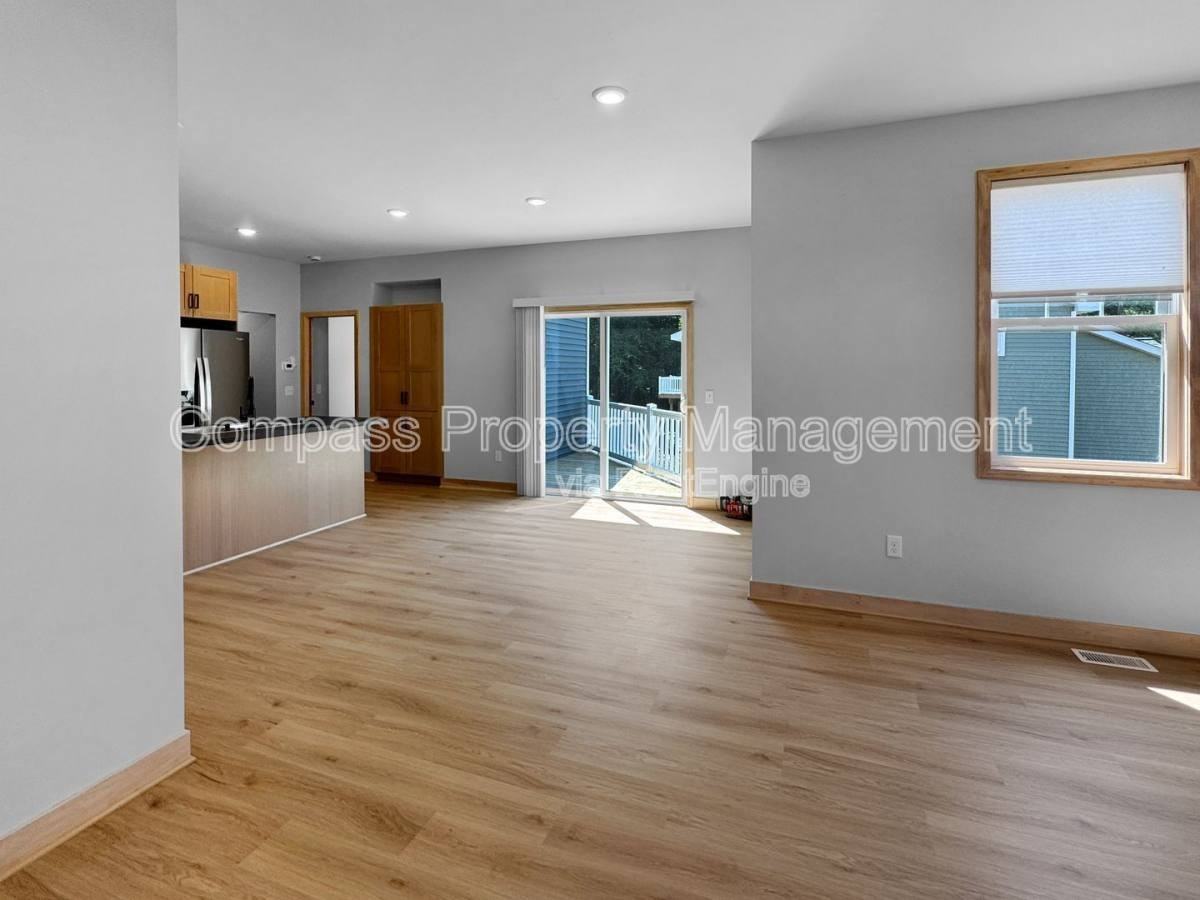 18787 174th Ave - Photo 3 of 10