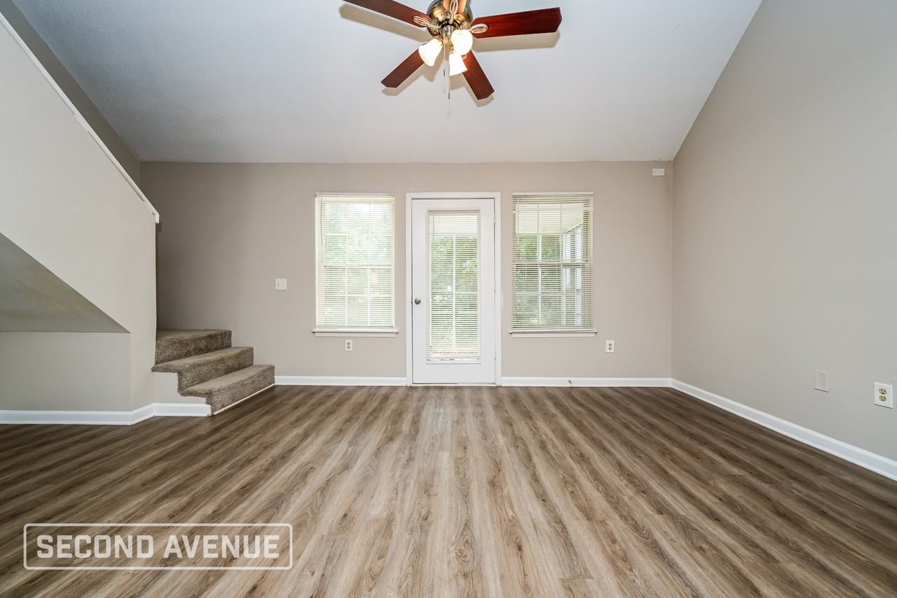 2370 Iron Horse Dr - Photo 3 of 24