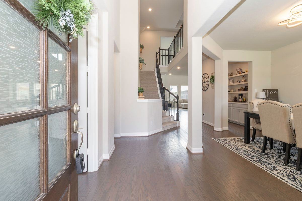 3010 Flora Manor Dr - Photo 3 of 32