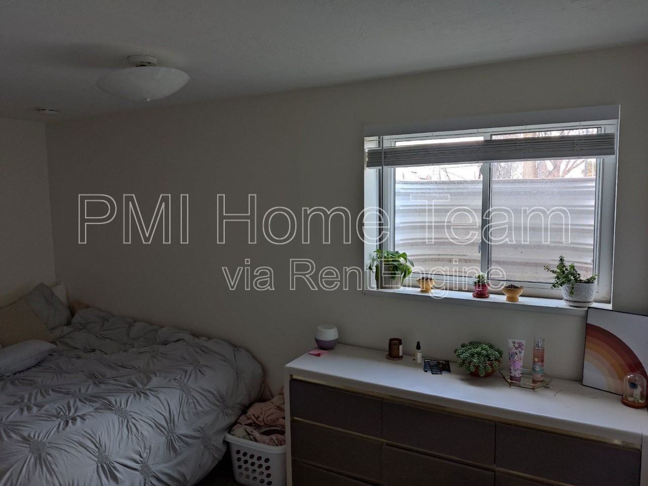 1095 Nalder St - Photo 7 of 26