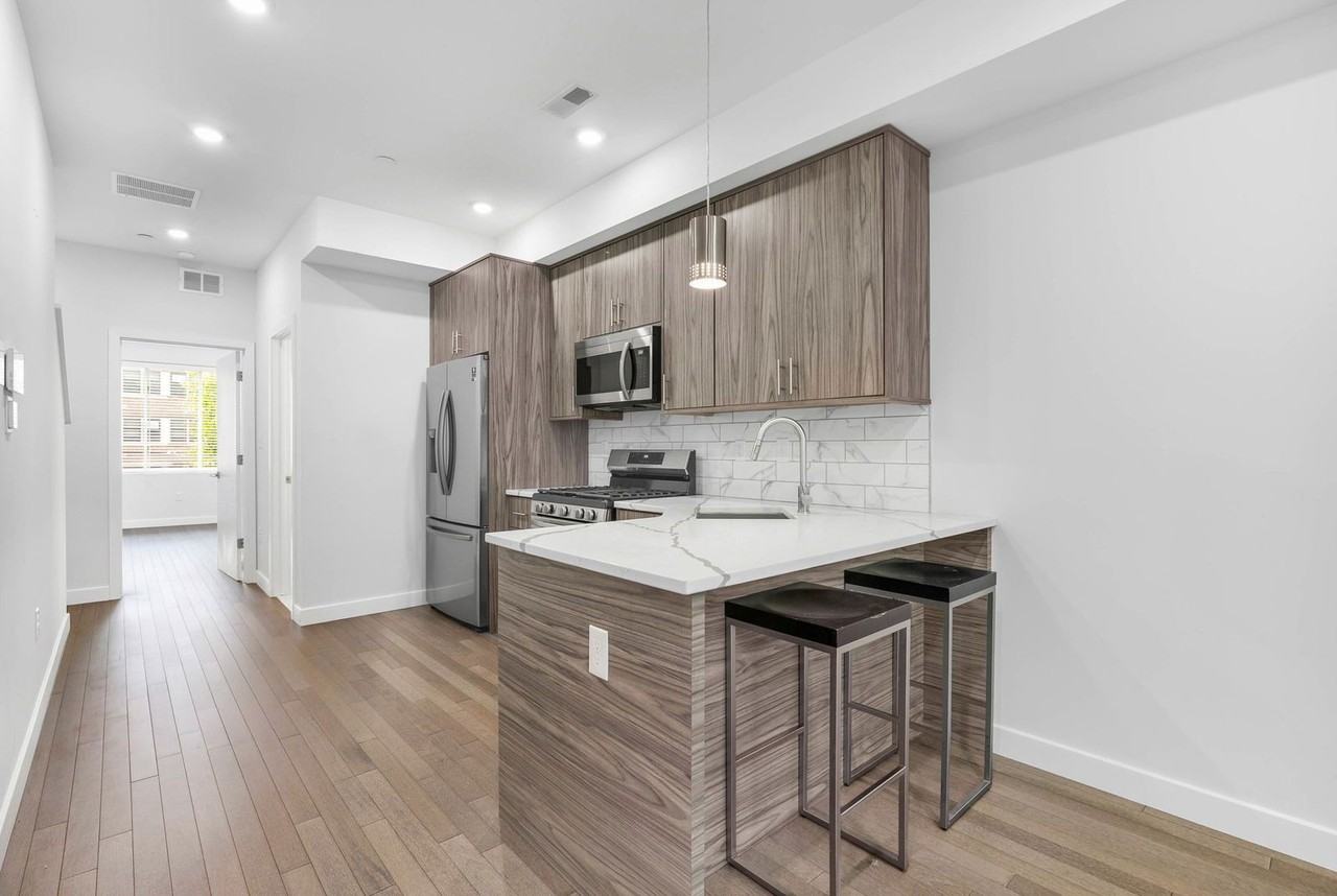 2032 North Franklin Street #B - Photo 4 of 26