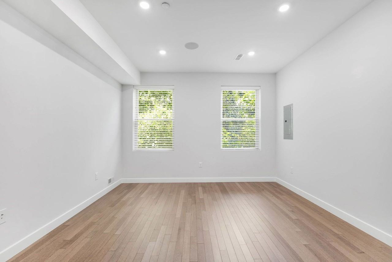 2032 North Franklin Street #B - Photo 6 of 26