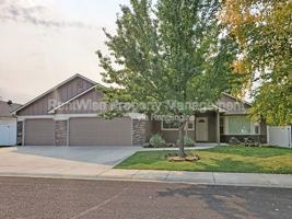 featured image of 575 W Elias St