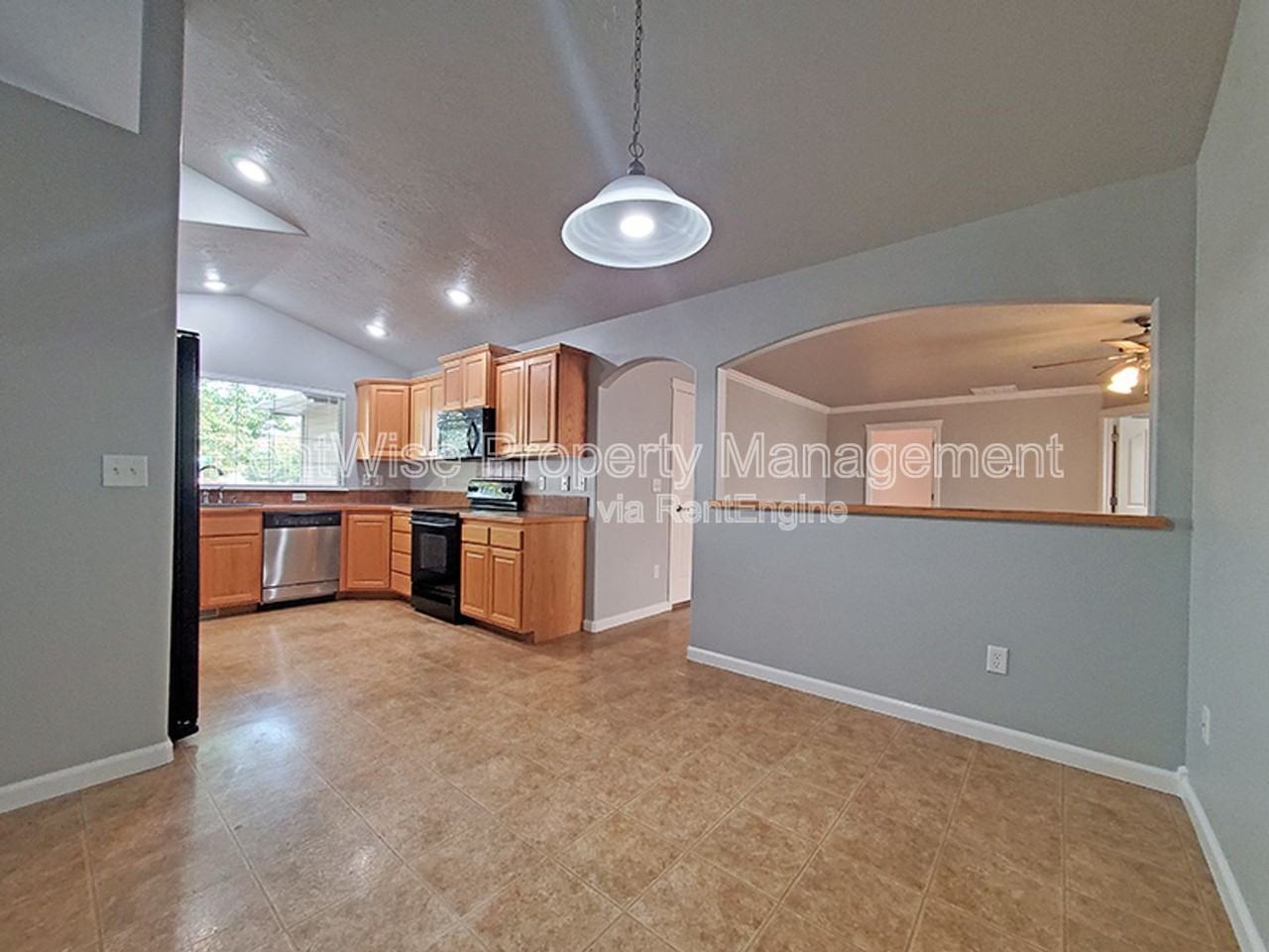 575 W Elias St - Photo 7 of 20