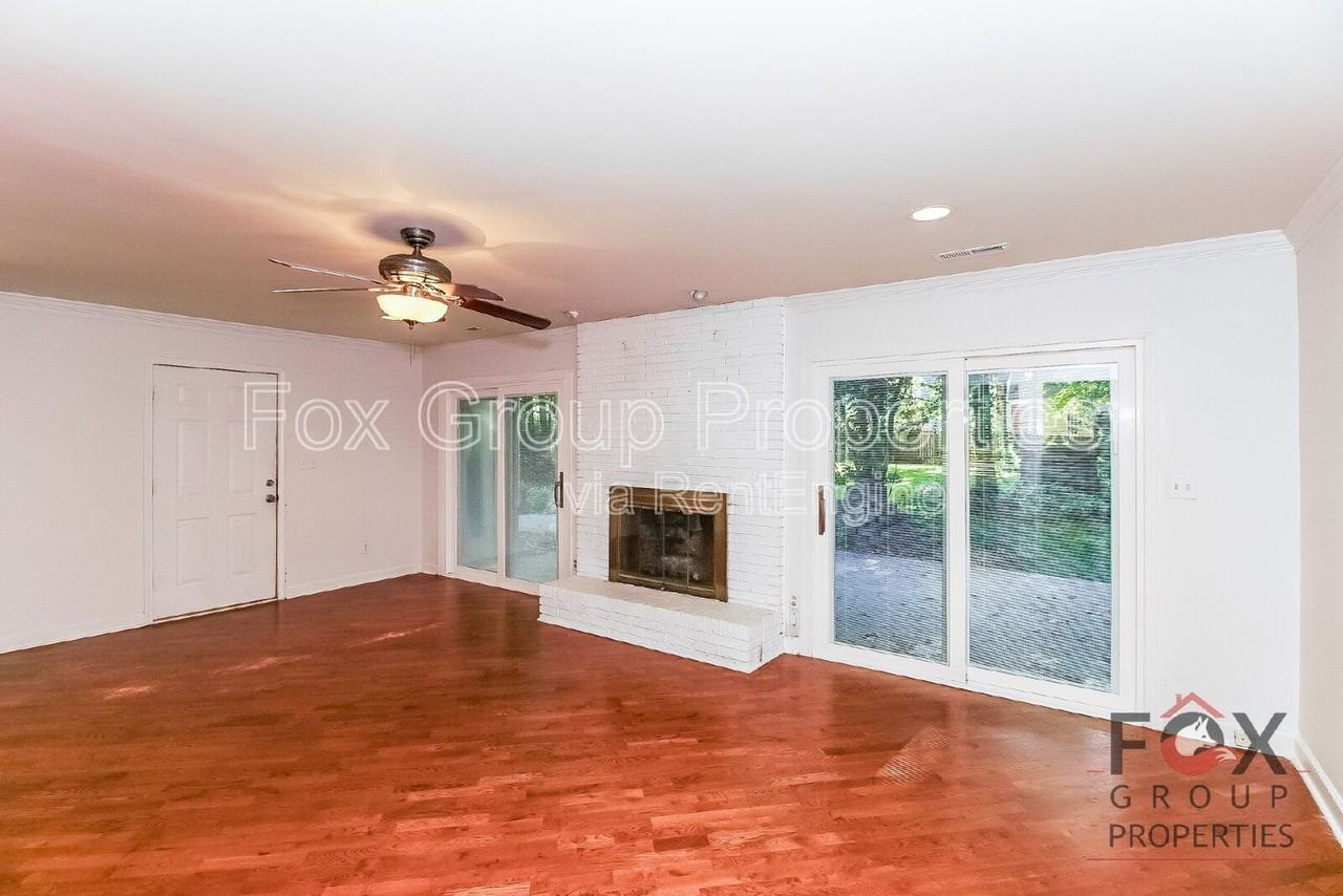 1195 Nixon Heights Lane - Photo 4 of 27