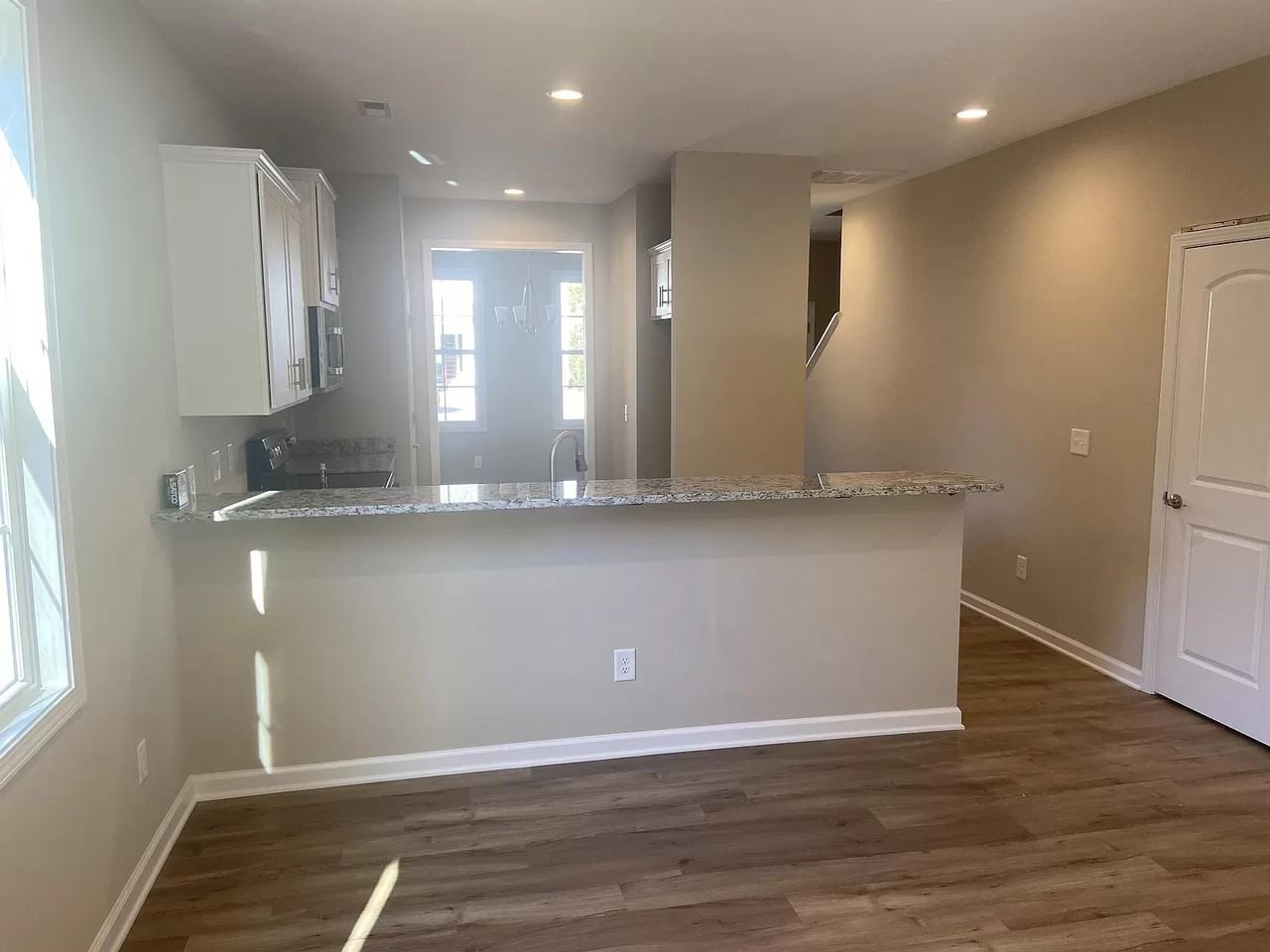 175 Old Murdoch Rd #805 - Photo 4 of 8