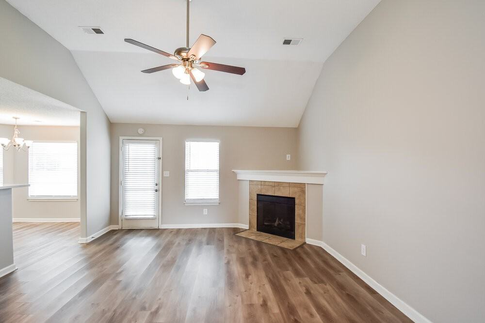 7776 Gosbrook Ln - Photo 4 of 16