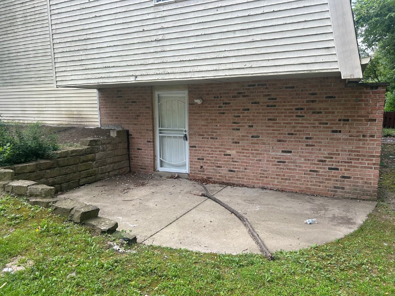 8911 N 95th St #H - Photo 3 of 12