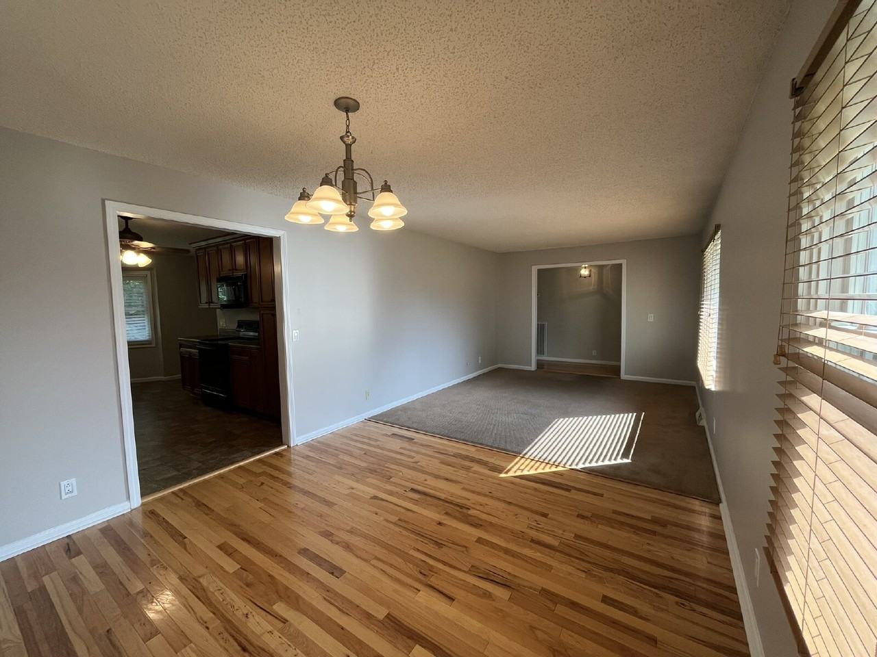 108 Colony Point East - Photo 3 of 25