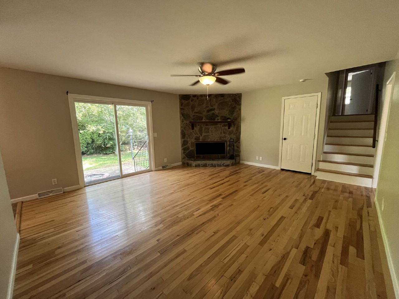 108 Colony Point East - Photo 5 of 25