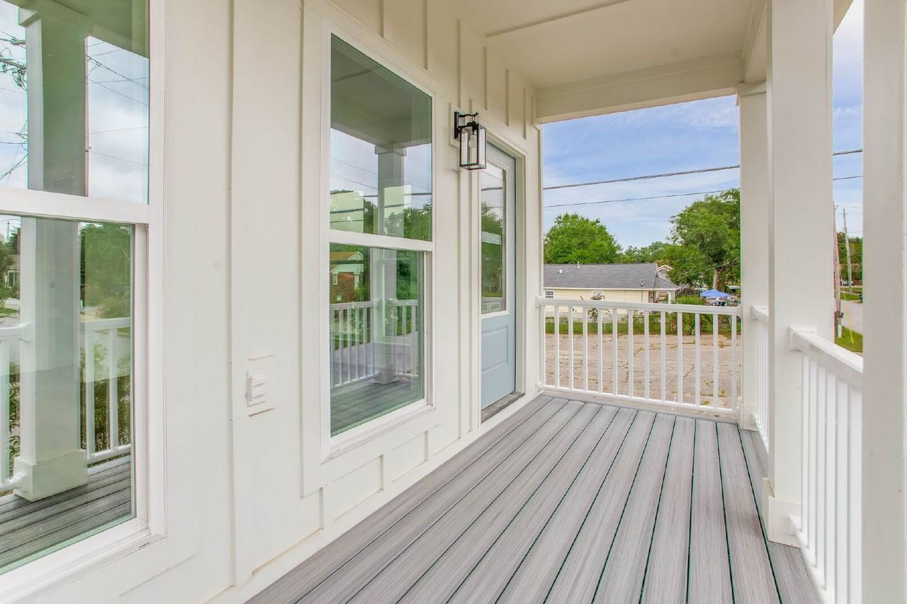 923 W Belmont St - Photo 5 of 38