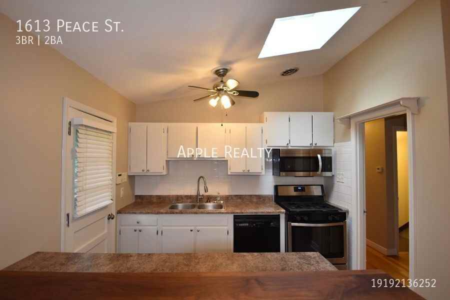 1613 Peace St - Photo 3 of 25