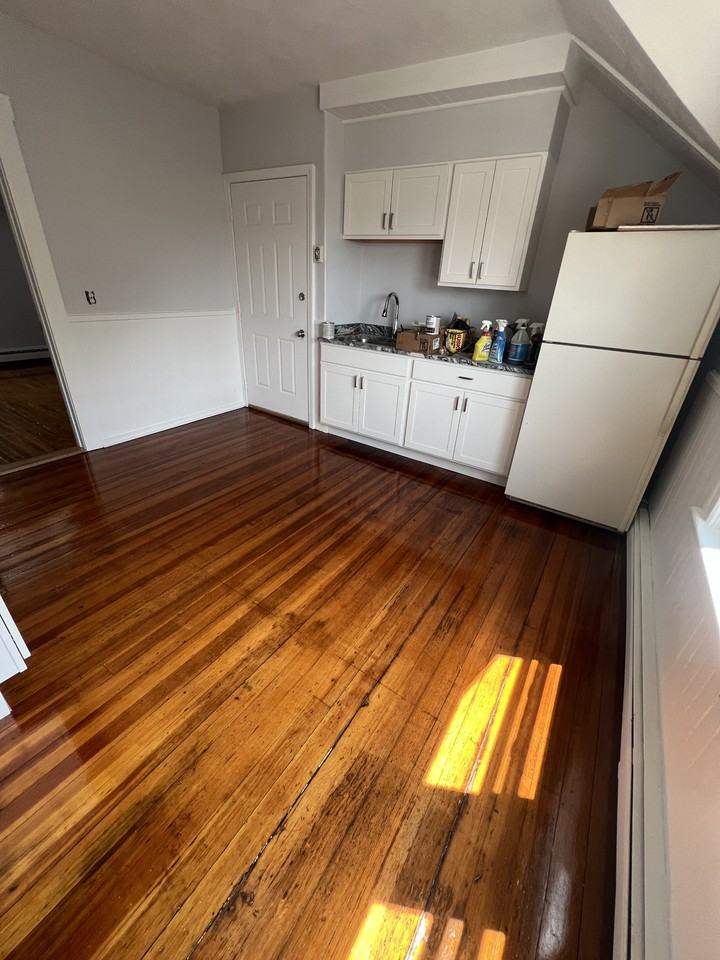 132 Warwick Ave #3rdFL - Photo 2 of 13