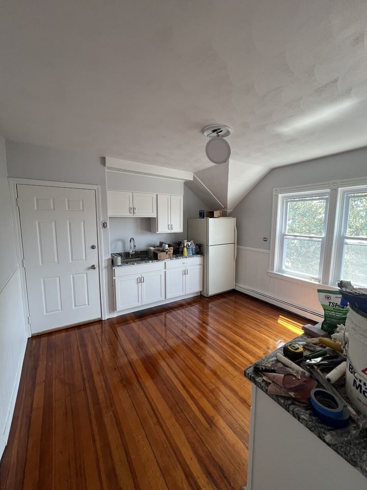 132 Warwick Ave #3rdFL - Photo 3 of 13
