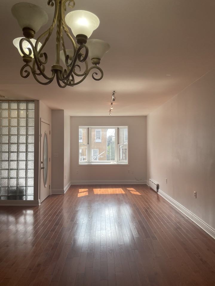 675 1/2 Chestnut St #1 - Photo 2 of 10