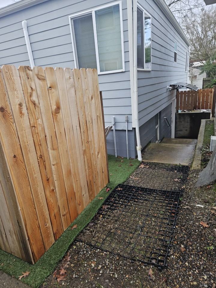 413 Nw 27th St #B100 - Photo 3 of 9