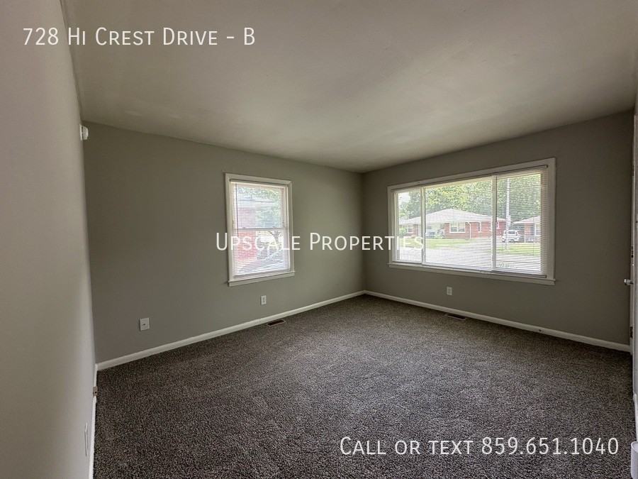728 Hi Crest Dr #B - Photo 3 of 11