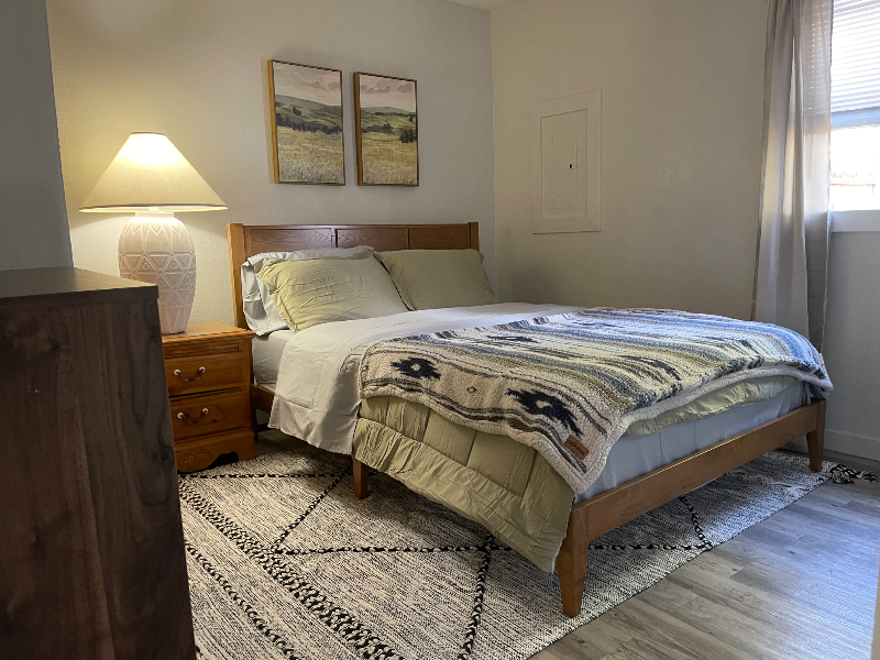 627 S Melrose St - Photo 2 of 21