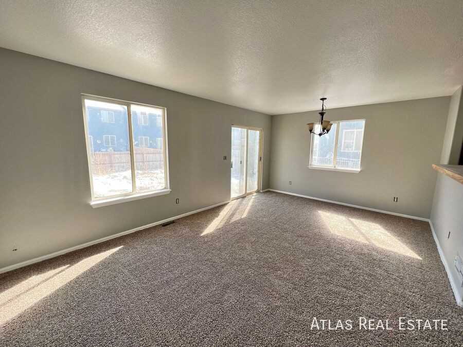 4854 Crystal St - Photo 3 of 15