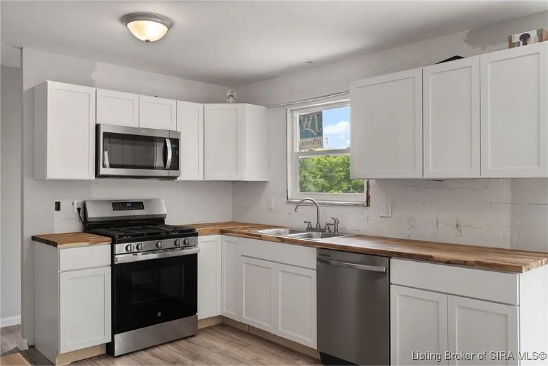 456 Thompson St - Photo 2 of 20