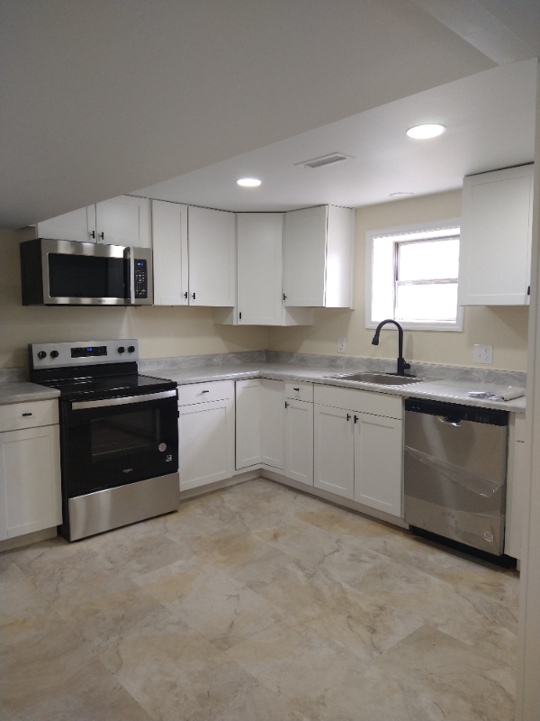 301 D St #B - Photo 3 of 13