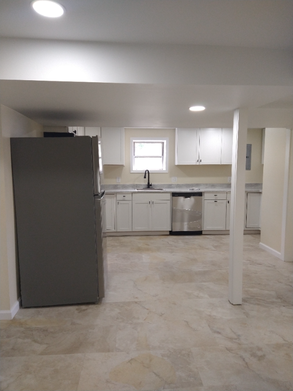 301 D St #B - Photo 5 of 13