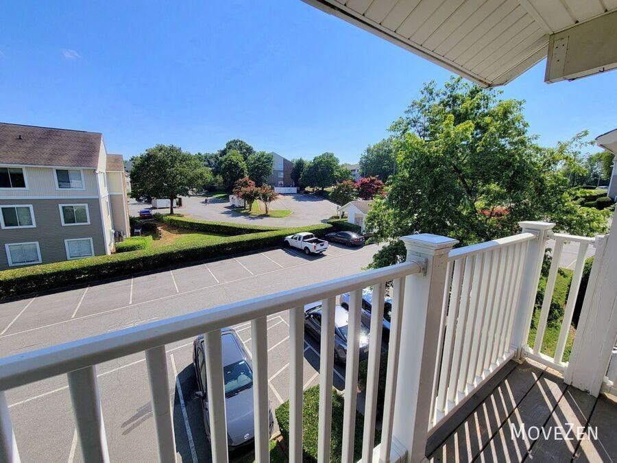 9515 University Terrace Dr - Photo 4 of 33